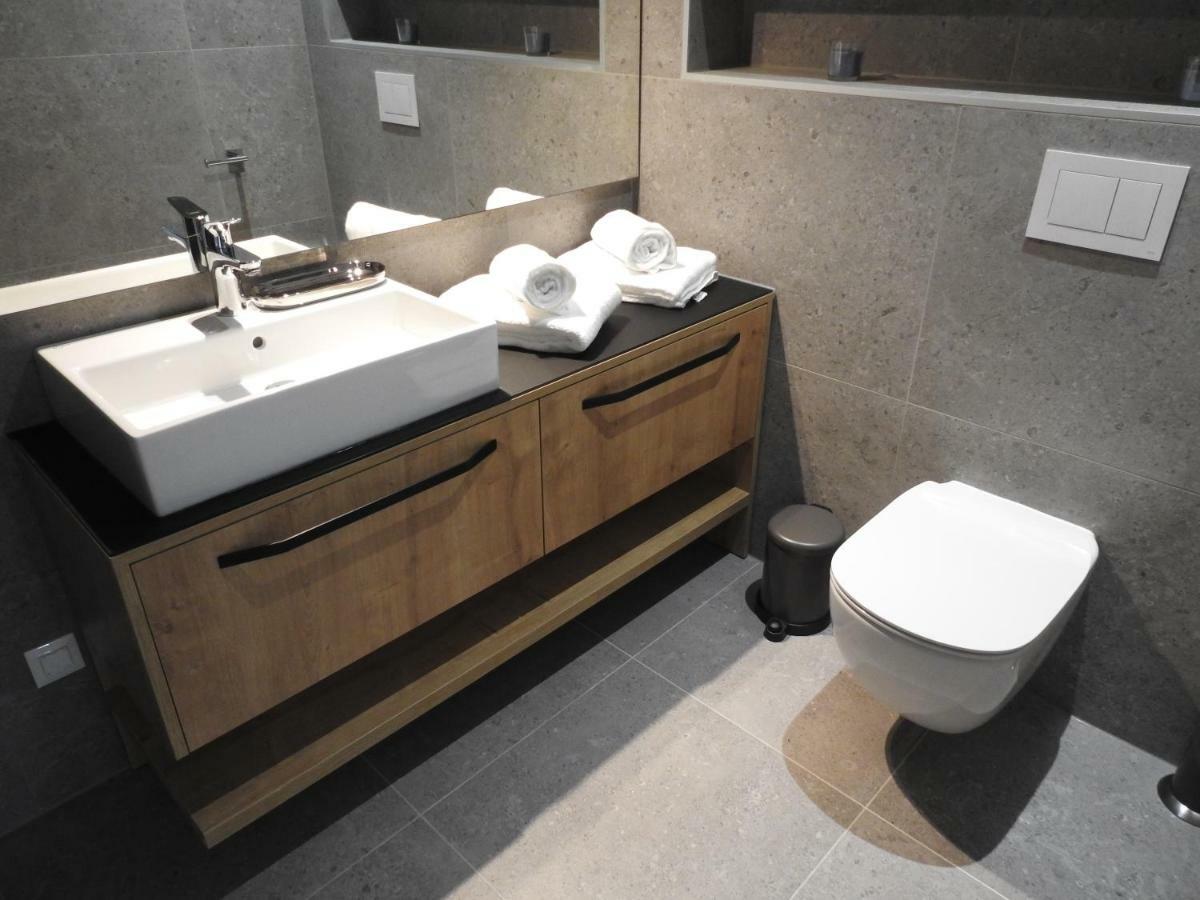 Luxury Apartments Magali 罗维尼 外观 照片