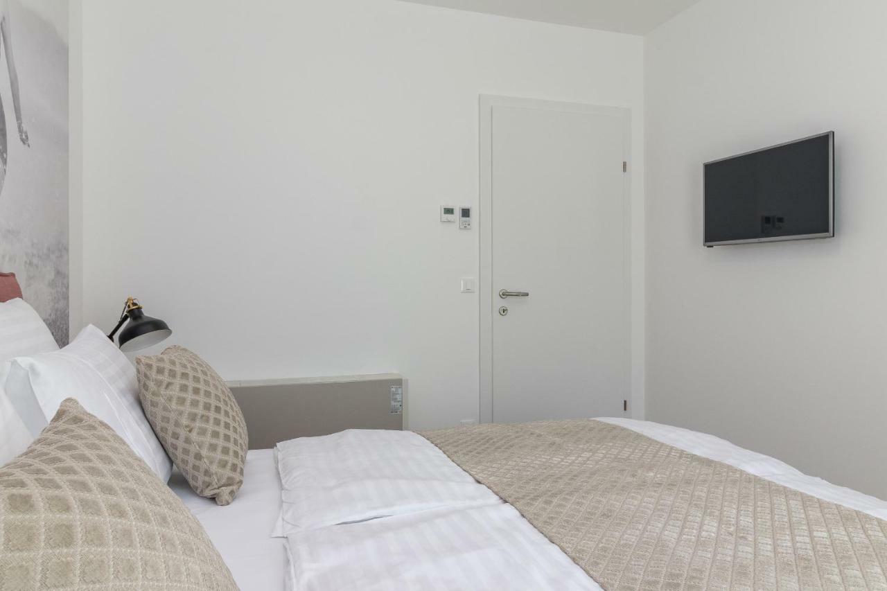 Luxury Apartments Magali 罗维尼 外观 照片
